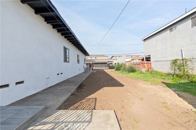 1341 W 94th, Los Angeles, CA 90044