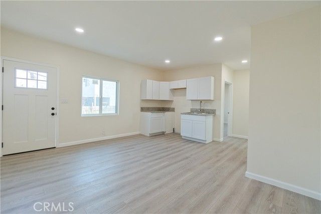 1341 W 94th, Los Angeles, CA 90044