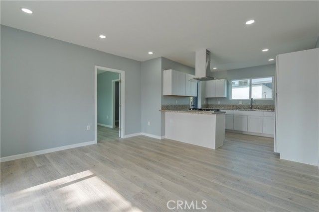 1341 W 94th, Los Angeles, CA 90044