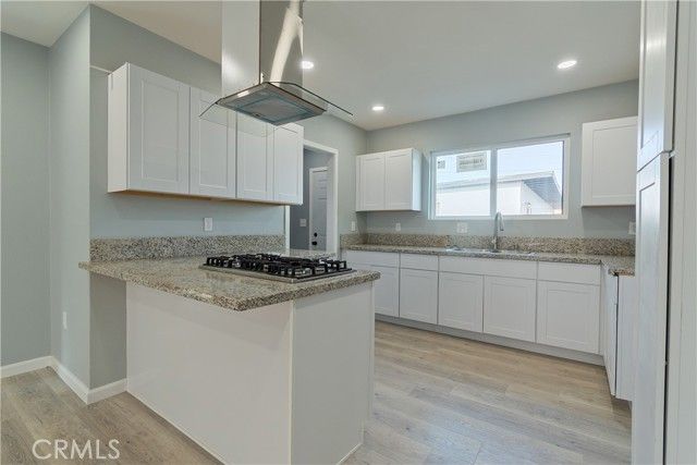 1341 W 94th, Los Angeles, CA 90044