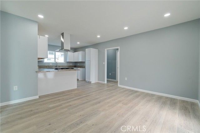 1341 W 94th, Los Angeles, CA 90044