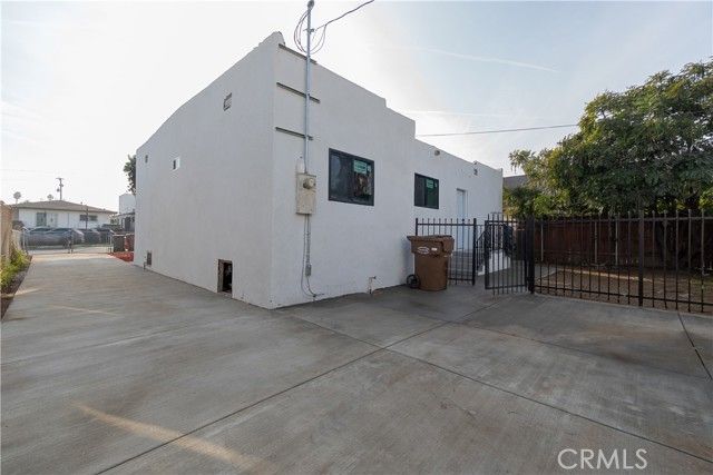1341 W 94th, Los Angeles, CA 90044