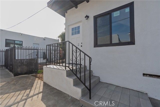 1341 W 94th, Los Angeles, CA 90044