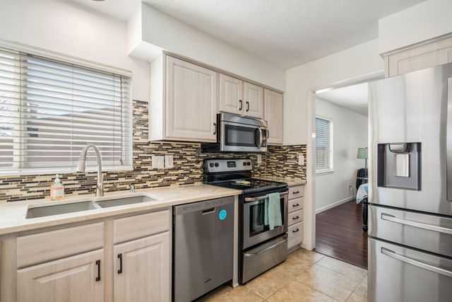 3826 Espejo Street NE, Albuquerque, NM 87111