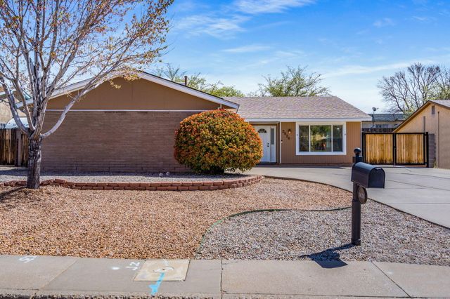 3826 Espejo Street NE, Albuquerque, NM 87111