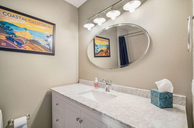 3826 Espejo Street NE, Albuquerque, NM 87111