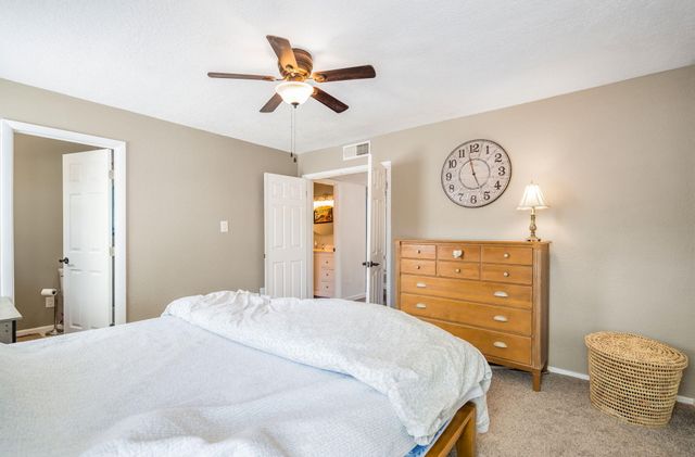 3826 Espejo Street NE, Albuquerque, NM 87111