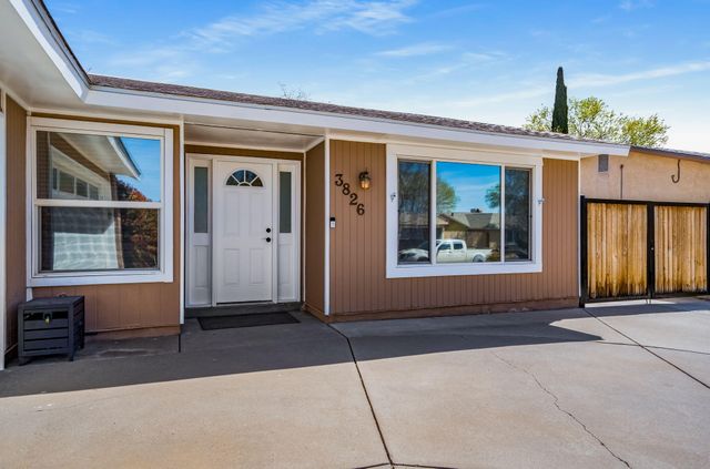 3826 Espejo Street NE, Albuquerque, NM 87111