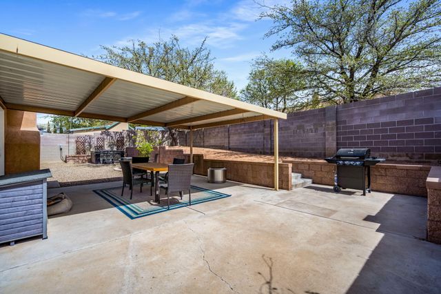 3826 Espejo Street NE, Albuquerque, NM 87111