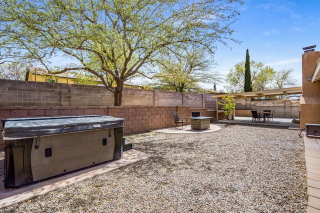 3826 Espejo Street NE, Albuquerque, NM 87111