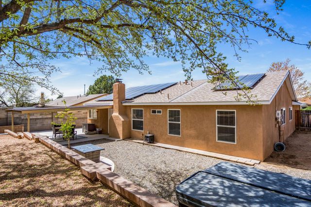 3826 Espejo Street NE, Albuquerque, NM 87111