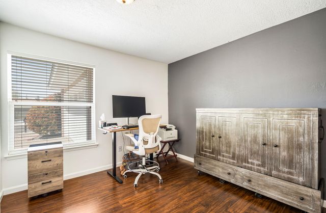 3826 Espejo Street NE, Albuquerque, NM 87111