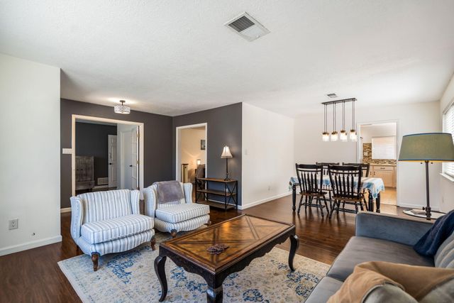 3826 Espejo Street NE, Albuquerque, NM 87111