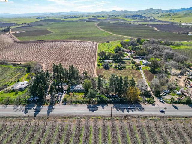 23650 Marsh Creek Rd, Brentwood, CA 94513