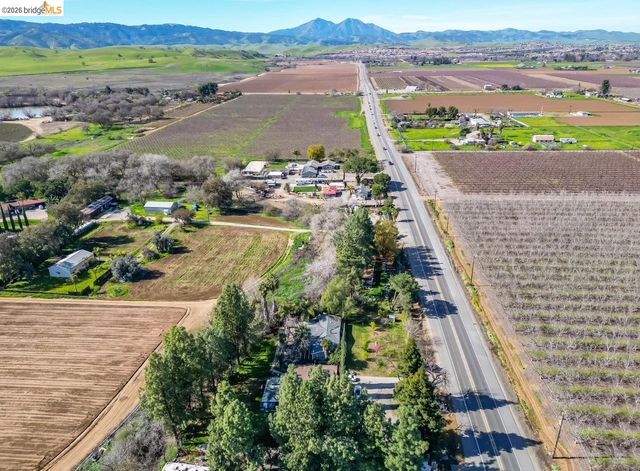 23650 Marsh Creek Rd, Brentwood, CA 94513