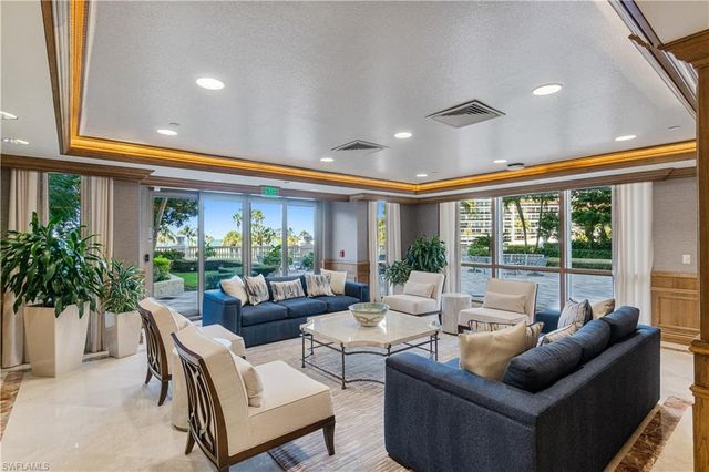 4021 Gulf Shore BLVD N 1804, Naples, FL 34103