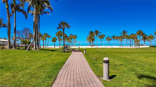 4021 Gulf Shore BLVD N 1804, Naples, FL 34103