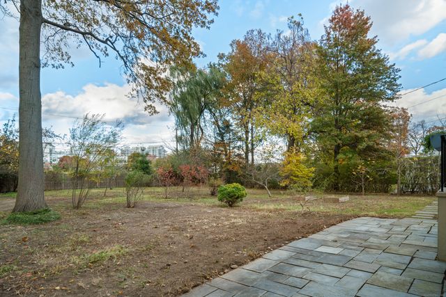 34 Davenport Drive, Stamford, CT 06902