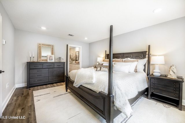 5900 Southwark Drive, Ocean Springs, MS 39564