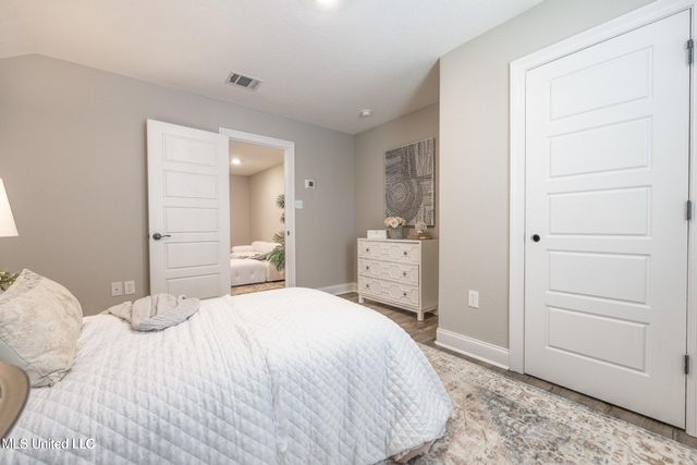 5900 Southwark Drive, Ocean Springs, MS 39564