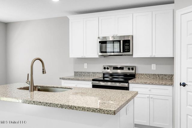 5900 Southwark Drive, Ocean Springs, MS 39564