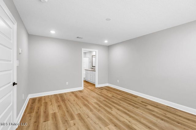 5900 Southwark Drive, Ocean Springs, MS 39564