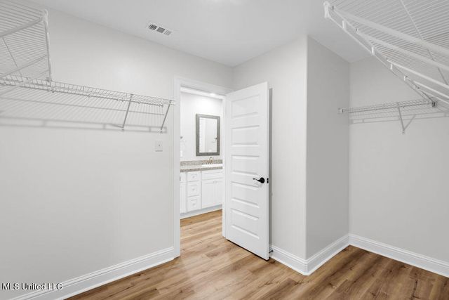 5900 Southwark Drive, Ocean Springs, MS 39564