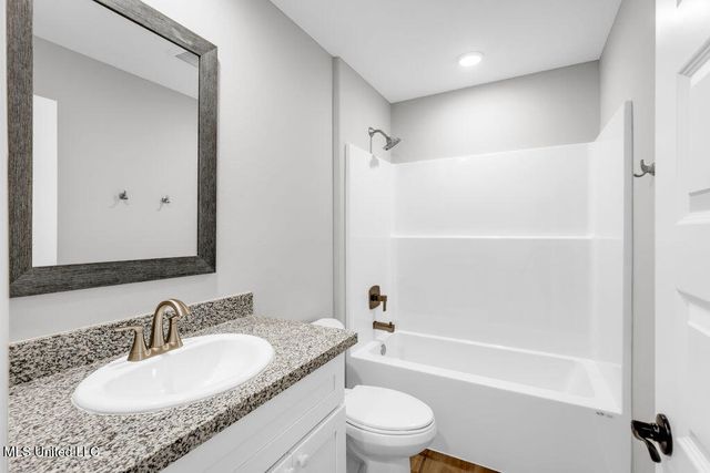 5900 Southwark Drive, Ocean Springs, MS 39564