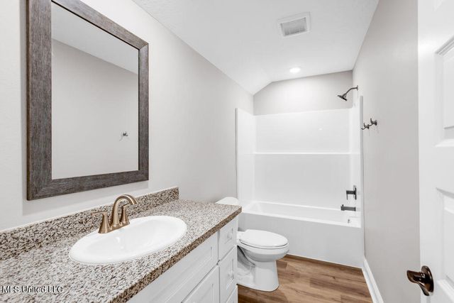 5900 Southwark Drive, Ocean Springs, MS 39564