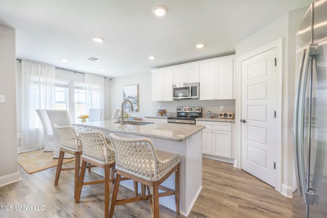 5900 Southwark Drive, Ocean Springs, MS 39564