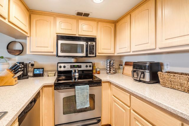 135 Pierpoint Cir, Folsom, CA 95630