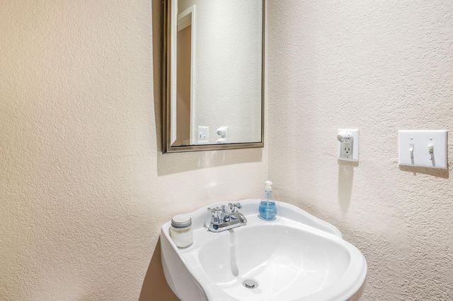 135 Pierpoint Cir, Folsom, CA 95630