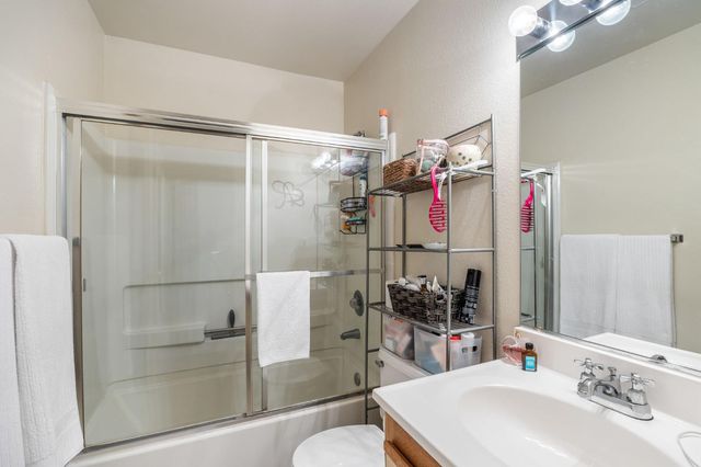 135 Pierpoint Cir, Folsom, CA 95630