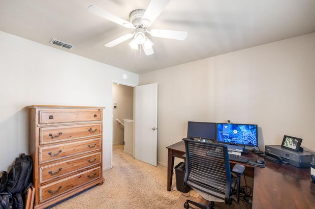 135 Pierpoint Cir, Folsom, CA 95630