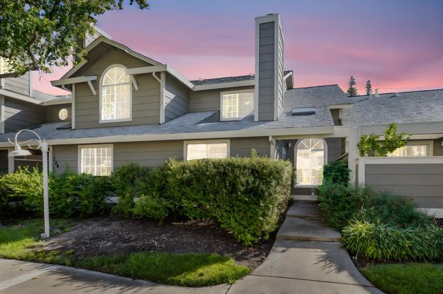 135 Pierpoint Cir, Folsom, CA 95630