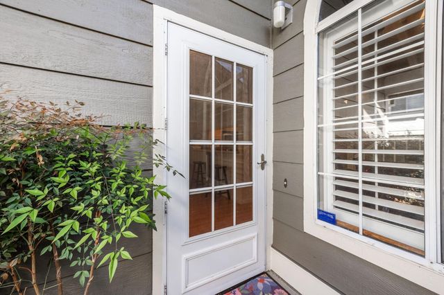 135 Pierpoint Cir, Folsom, CA 95630