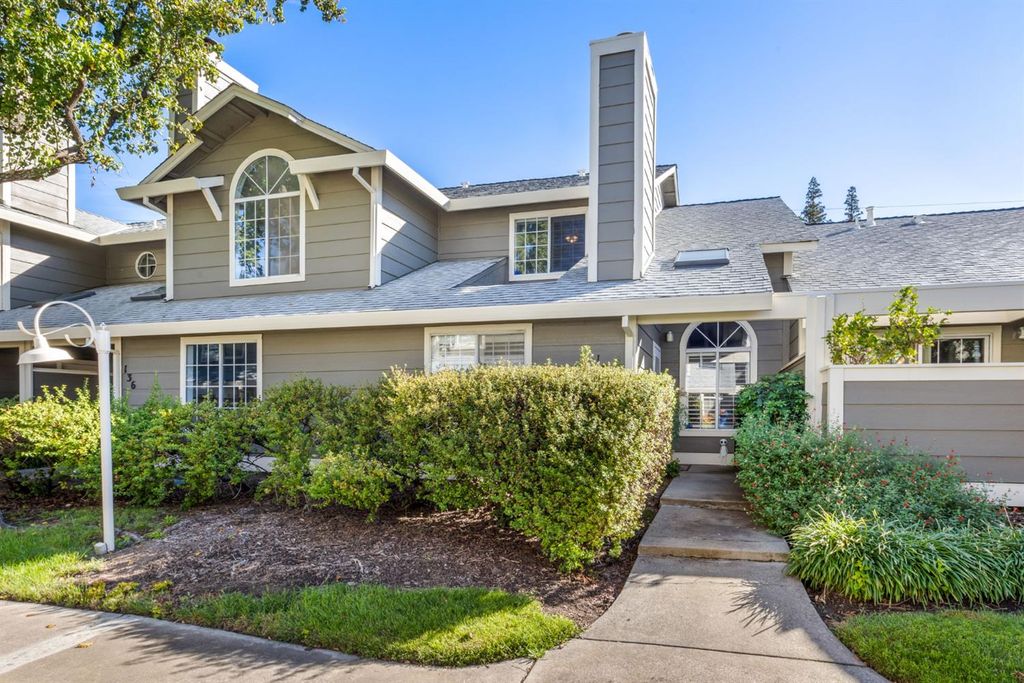 135 Pierpoint Cir, Folsom, CA 95630