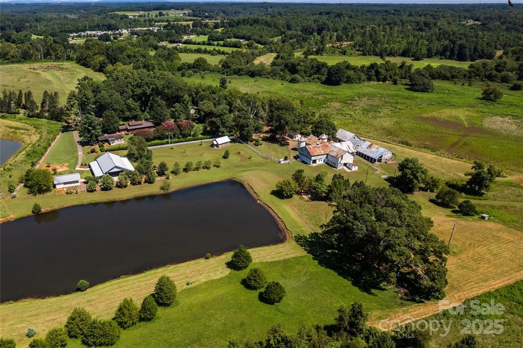 3651 W Nc 10 Highway, Newton, NC 28658