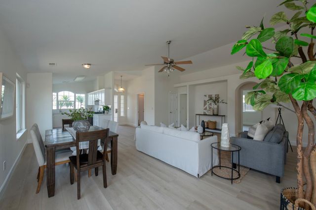 440 Pine Street, Parlier, CA 93648