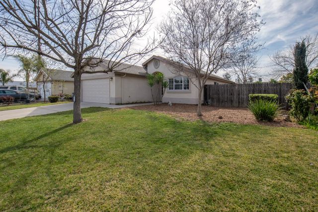 440 Pine Street, Parlier, CA 93648