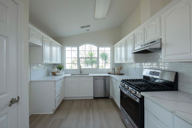 440 Pine Street, Parlier, CA 93648