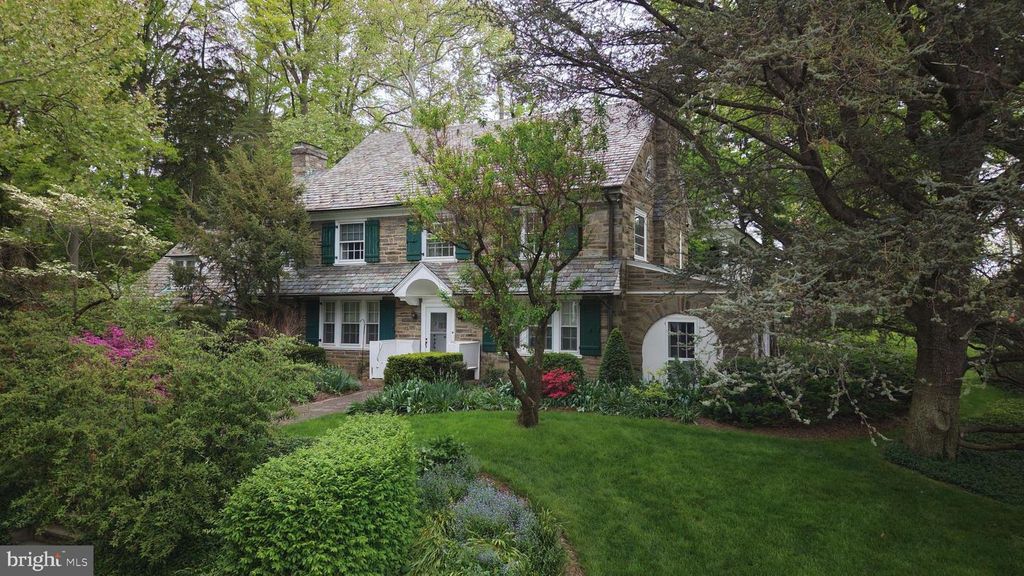 105 E LOGAN ST, Norristown, PA 19401