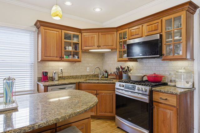 907 Ferdinand Avenue, Forest Park, IL 60130