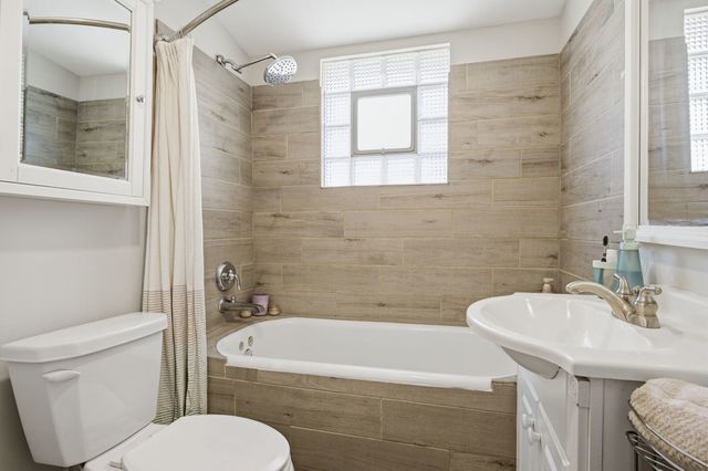 907 Ferdinand Avenue, Forest Park, IL 60130