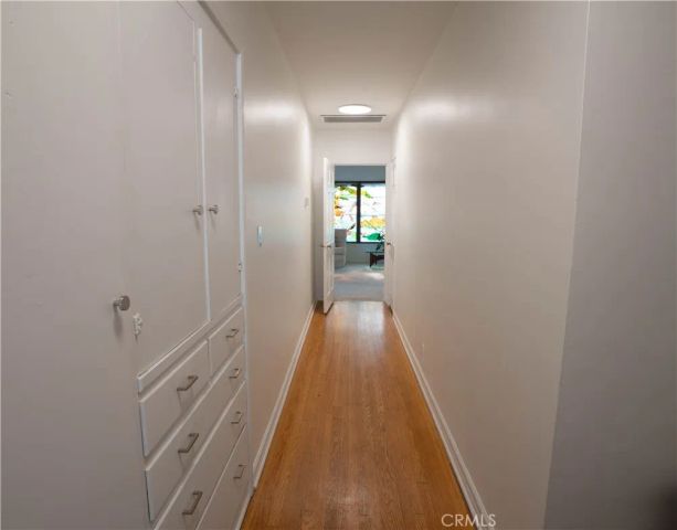 2572 Silver Ridge, Los Angeles, CA 90039