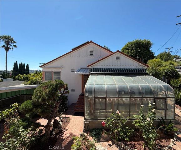 2572 Silver Ridge, Los Angeles, CA 90039