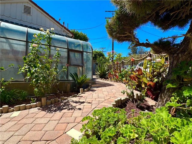 2572 Silver Ridge, Los Angeles, CA 90039