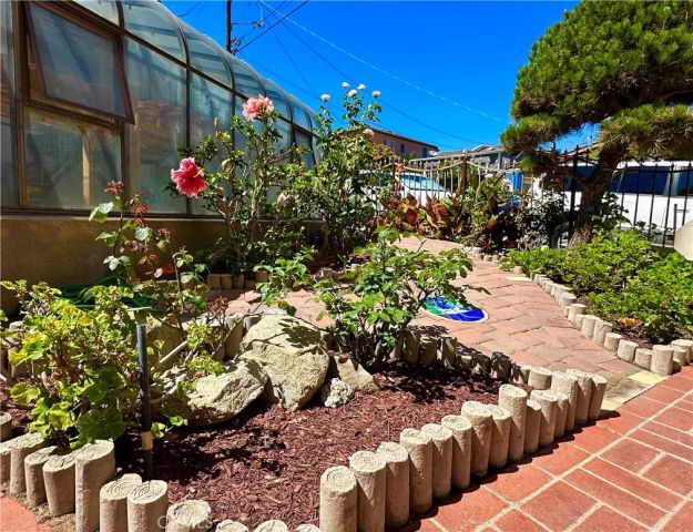 2572 Silver Ridge, Los Angeles, CA 90039