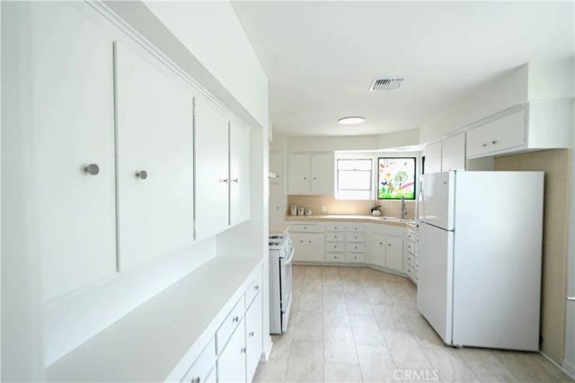 2572 Silver Ridge, Los Angeles, CA 90039