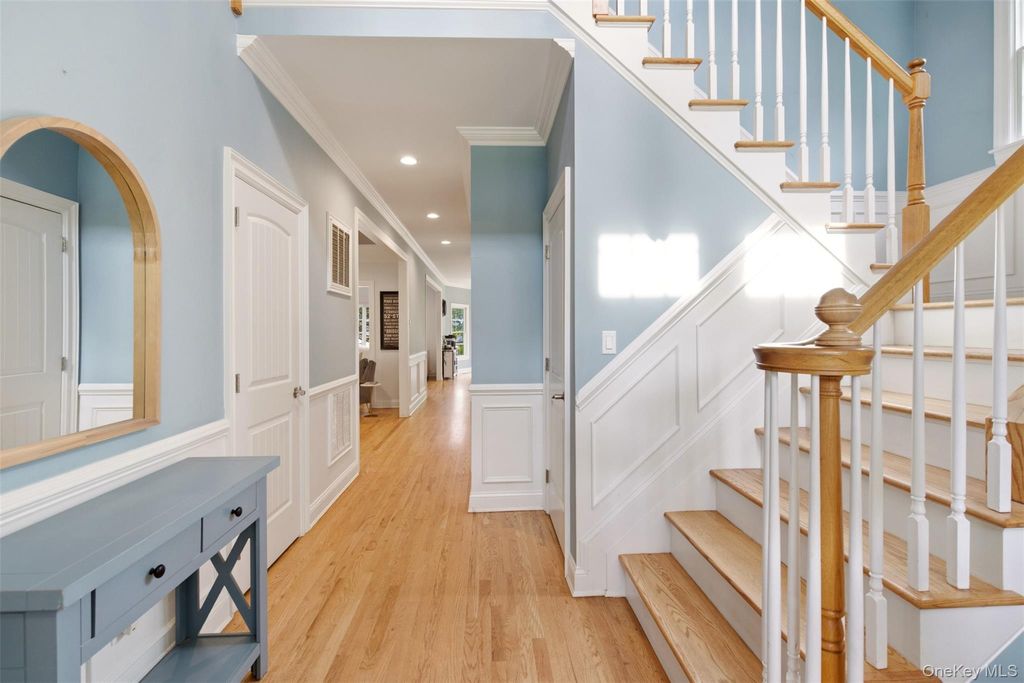 114 Eatons Neck Road, Northport, NY 11768 — photo 3